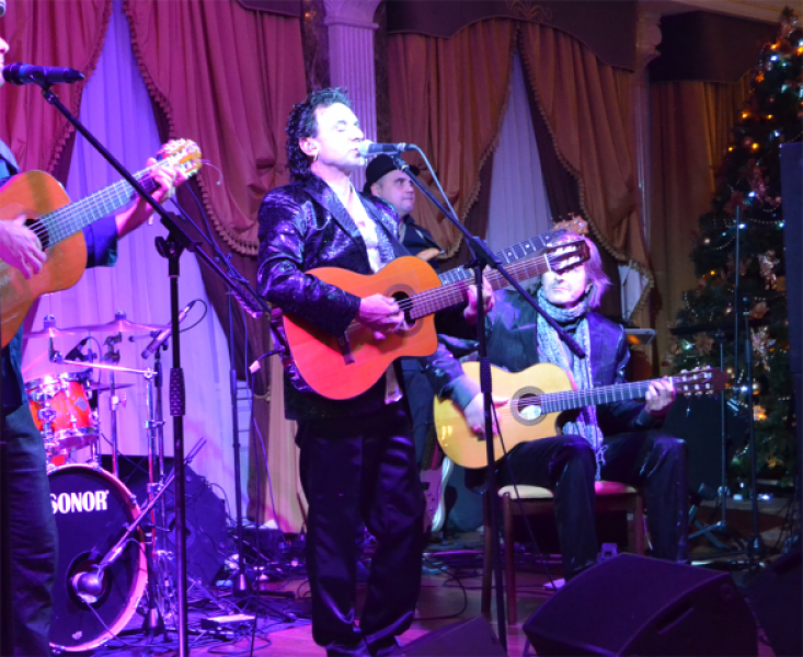 Испанские артисты на праздник